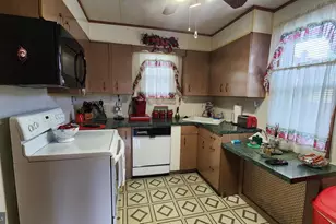 37 Liberty Pkwy, Baltimore, MD 21222 - Photo 9