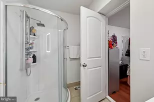 4101 Oak Rd, Baltimore, MD 21227 - Photo 17