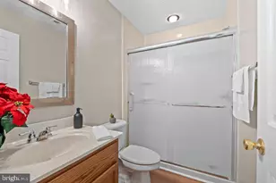 90 Whips Ln, Baltimore, MD 21236 - Photo 23