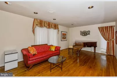 8 Jenny Lane, Pikesville, MD 21208 - Photo 3