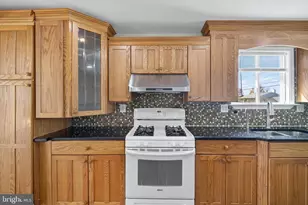 910 Prestwood Rd, Catonsville, MD 21228 - Photo 17