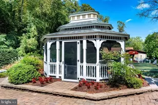 2 Over Ridge Ct, Baltimore, MD 21210 - Photo 13