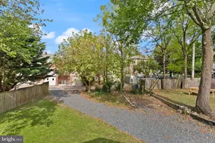 240 Burke Ave, Towson, MD 21286 - Photo 25