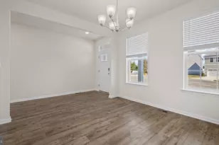 8 Comes Rdg Ct, Rosedale, MD 21237 - Photo 5