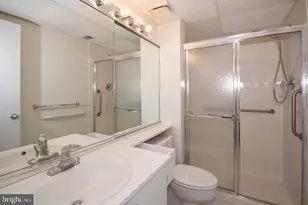 7202 Rockland Hills Dr, Baltimore, MD 21209 - Photo 11