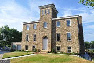 212 Bosley Ave, Towson, MD 21204 - Photo 1