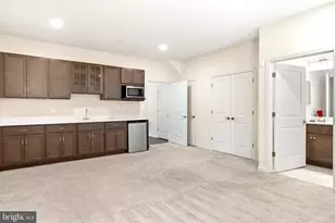 7255 Martin Farm Cir, Baltimore, MD 21237 - Photo 7