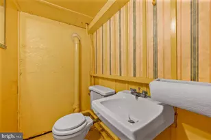 13 Harrison Ave N, Baltimore, MD 21220 - Photo 35