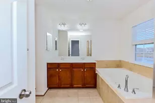 8427 Stansbury Lake Dr, Baltimore, MD 21222 - Photo 25