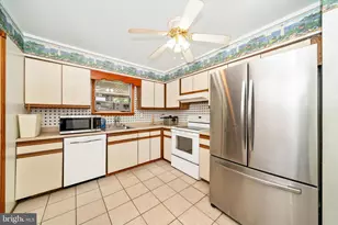 17 Taos Cir, Baltimore, MD 21220 - Photo 9