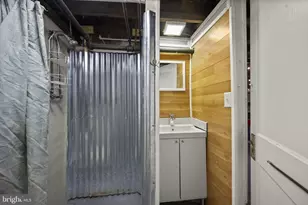 4 Elinor Ave, Baltimore, MD 21236 - Photo 33