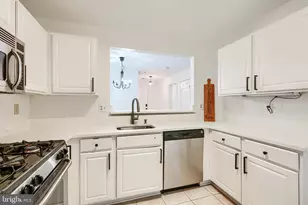 8803 Stoneridge Cir, Pikesville, MD 21208 - Photo 3