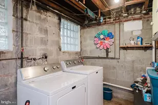 318 Westshire Rd, Baltimore, MD 21229 - Photo 47