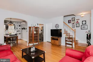 318 Westshire Rd, Baltimore, MD 21229 - Photo 9