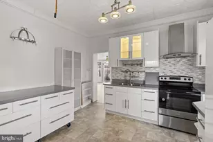 2705 Delk Ct, Baltimore, MD 21222 - Photo 9