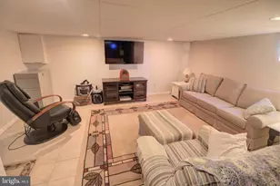 1027 Downton Rd, Halethorpe, MD 21227 - Photo 17