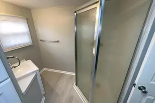 2400 Lincoln Ave, Sparrows Point, MD 21219 - Photo 15