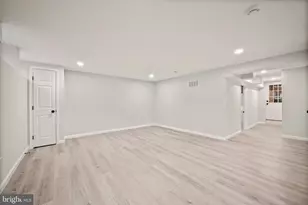 323 Stratford Rd, Baltimore, MD 21228 - Photo 27