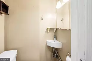 9 Wilfred Ct, Towson, MD 21204 - Photo 9