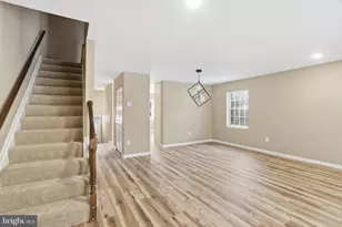 2 Valley Crossing Cir, Cockeysville, MD 21030 - Photo 11