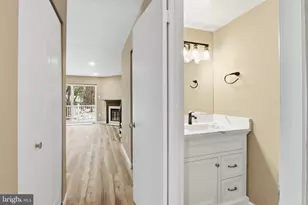 2 Valley Crossing Cir, Cockeysville, MD 21030 - Photo 5