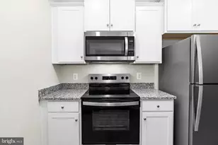 8131 Bartholomew Ct, Baltimore, MD 21206 - Photo 15