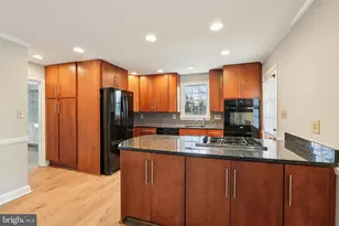 737 Howard Rd, Baltimore, MD 21208 - Photo 15