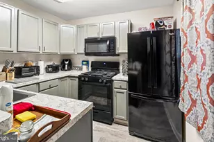 8801 Stoneridge Cir, Baltimore, MD 21208 - Photo 11