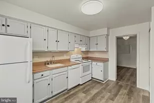 10 Kettle Ct, Windsor Mill, MD 21244 - Photo 7