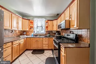 2404 Poplar Dr, Baltimore, MD 21207 - Photo 11