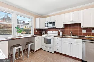 910 Crestwick Rd, Towson, MD 21286 - Photo 9