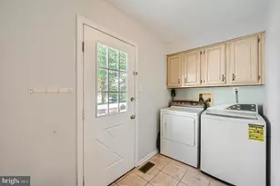 8 Sapphire Hill Ct, Baltimore, MD 21209 - Photo 29