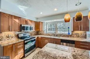 8 Sapphire Hill Ct, Baltimore, MD 21209 - Photo 9