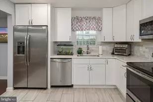 2913 Illinois Ave, Baltimore, MD 21227 - Photo 11