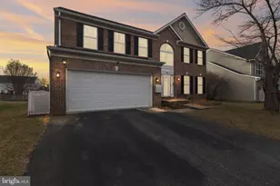 311 Brushwood Dr, Owings Mills, MD 21117 - Photo 3