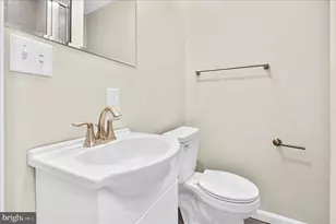 38 Bloomsbury Ave, Catonsville, MD 21228 - Photo 17