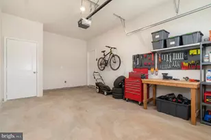 8135 Bartholomew Ct, Baltimore, MD 21206 - Photo 7