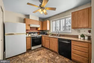 24 Boulder Ct, Cockeysville, MD 21030 - Photo 7