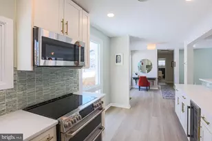 7900 Ivy Ln, Pikesville, MD 21208 - Photo 9