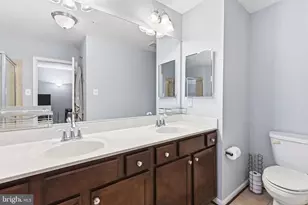 8449 Stansbury Lake Dr, Baltimore, MD 21222 - Photo 17