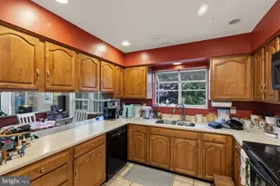 19 Huntress Ct, Lutherville Timonium, MD 21093 - Photo 13