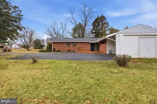 8 Peachtree Ct, Baltimore, MD 21208 - Photo 5