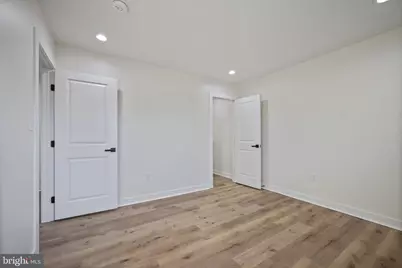 555 S Marlyn Avenue, Essex, MD 21221 - Photo 9