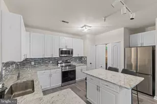 400 Symphony Cir, Cockeysville, MD 21030 - Photo 7