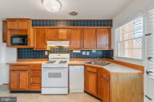 1529 Cottage Ln, Towson, MD 21286 - Photo 17