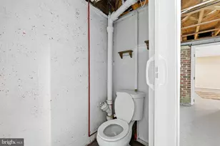 1078 Downton Rd, Baltimore, MD 21227 - Photo 21