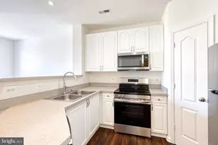 400 Symphony Cir, Cockeysville, MD 21030 - Photo 13