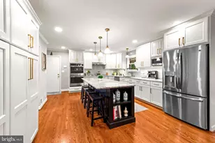 6 Sandspring Ct, Cockeysville, MD 21030 - Photo 3