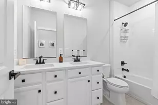 241 Hickory Holw Ct, Cockeysville, MD 21030 - Photo 9