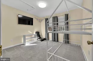 401 2nd Ave, Baltimore, MD 21227 - Photo 37